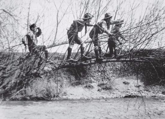 La version en ligne de l’exposition “Le scoutisme au fil du temps” est désormais disponible